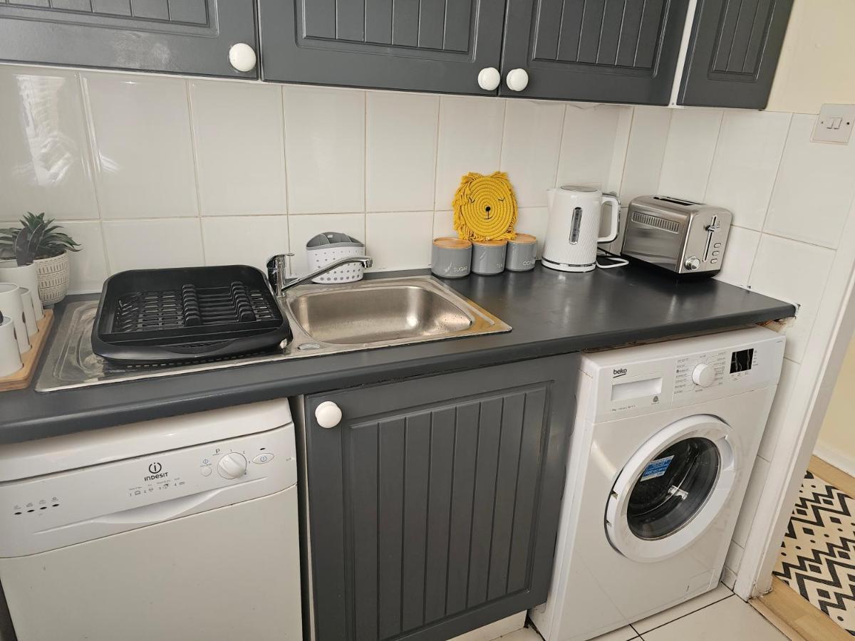 Home In Beckton. Docklands. London City Airport. Экстерьер фото